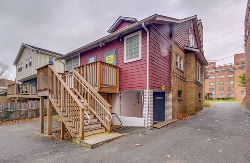 Silver Spring Apartment | Easy Metro Access: WFH-Friendly Apt 7 Mi to DC!