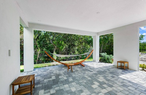 Cortez House | Eco-Friendly Home close to the Beach! Casa Cortez