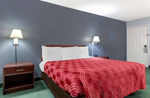 Junction Hotel | Econo Lodge Junction