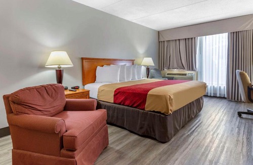 West Southern Pines Hotel | Econo Lodge & Suites Southern Pines - Pinehurst