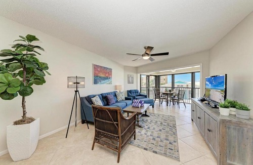 Holmes Beach House | Edit Liddies Place Sun Plaza West 209