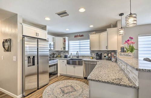 Holiday Lakes West House | Elegant Coastal Oasis Near Beaches & Private Pool