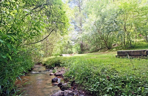 Copperhill RV Rental | Elegant Copperhill Accommodation Perfect for Luxury Camping in Tennessee