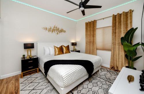 St. Petersburg Apartment | Elegant Waterfront Place for Two/Boca Ciega Resort