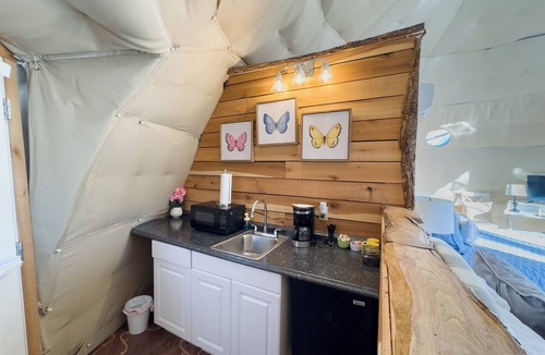 Sutton House | Elk River Hotel