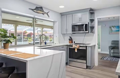 Apollo Beach House | ENDLESS SUMMER. Beautiful waterfront vacation home