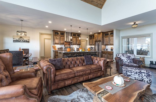 Unaka House | Endless views, hot tub, game room and theater!
