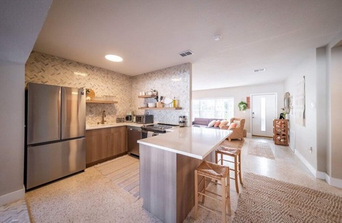Cleggmoor House | Entire Home Beach Vibes Game Room Pets Welcome