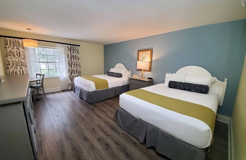 Crystal River Hotel | Escape with Nature! 2 Garden View Rooms Near Three Sister Springs! Pool, Parking