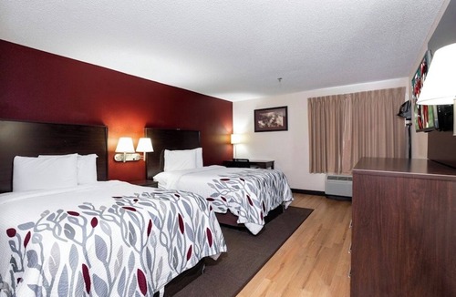 Knoxville Hotel | Essential Unit Perfect for University Visitors and Family Trips