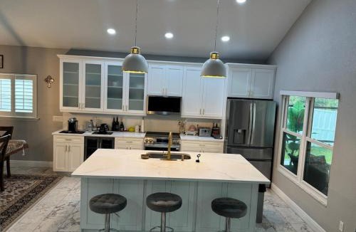 New Port Richey House | EV-Green Luxury Retreat, Fully Renovated & Comfort