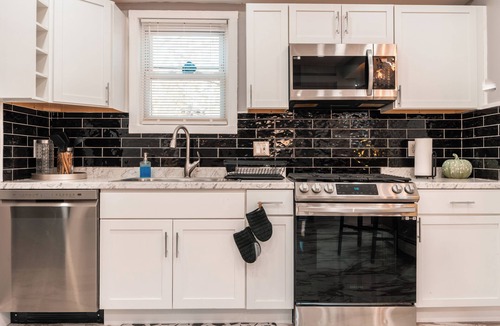 Warwick House | Executive Luxury Retreat. Comfort Plus Stay Elite