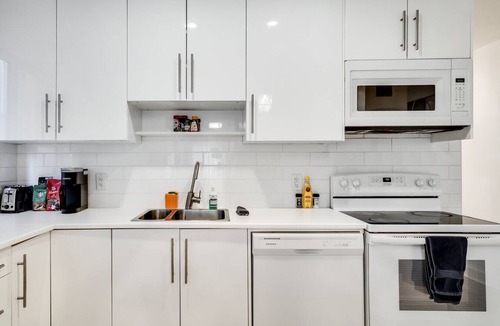 New Edinburgh Apartment | Executive Suite 3BR - Close to Downtown Ottawa