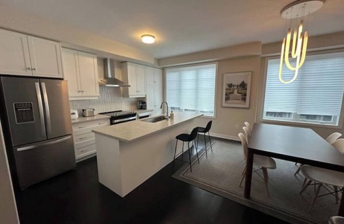 Mount Pleasant House | Executive Townhouse on a Ravine