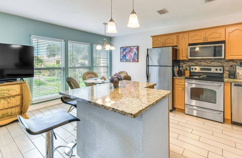 Gulf Gate Estates Apartment | Explore Sarasota: Condo w/Pool Access, Near Dtwn