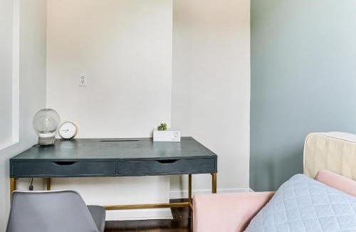 Newburgh Apartment | Explore & Work! Stylish Washington Heights Duplex