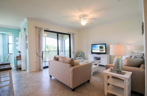 Lakewood Ranch Condo | Exquisite 2 BR/2 BA Lake Front Condo In Lakewood National Golf Club - Precious Gem