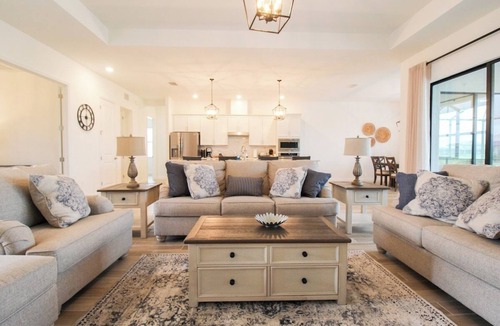 Braden River House | Exquisite waterfront 3BR pool home in Lorraine Lakes - Grand Getaway