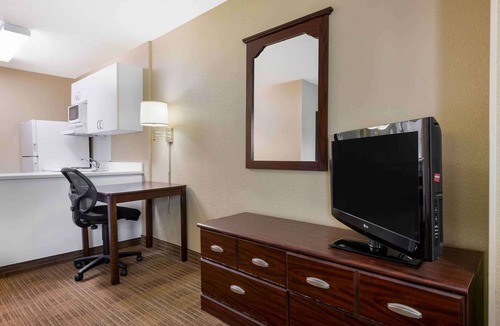 Gainesville Hotel | Extended Stay America Select Suites Gainesville I-75