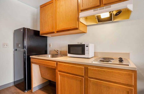 Tampa Hotel | Extended Stay America Select Suites Tampa Brandon East