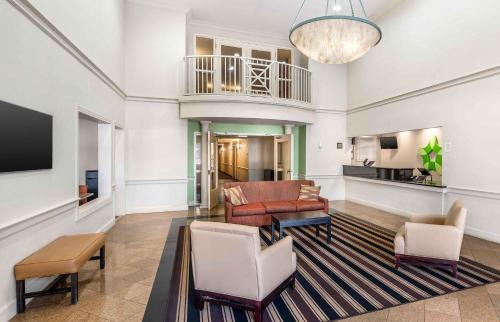 Carver City - Lincoln Gardens Hotel | Extended Stay America Suites - Tampa - Airport - N Westshore Blvd