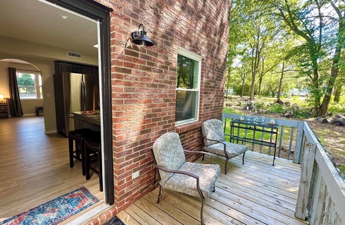 Hickory Apartment | Extended Stay NE Hickory 2 Bed, 1.5 Bath, Workspace, Washer Dryer,