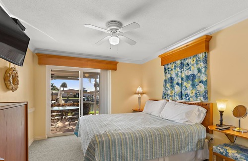Dunedin Condo | FABULOUS DOCKSIDE VILLAS UNIT A CLOSE TO DOWNTOWN DUNEDIN AND THE BEACHES