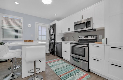 Jacksonville Beach Apartment | Fabulous stay in the center of Jax Beach, 3/1