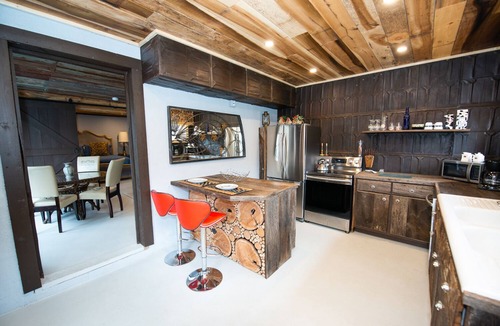 Sugar Grove Cabin | Fairytale Barn Hot Tub Trout Stream and Petting Zoo?