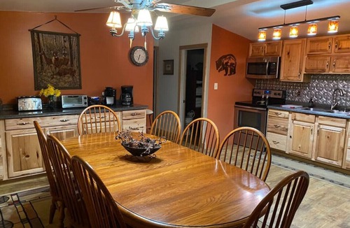 Confluence Cabin | Fall Getaway Camp Sideways Sleeps 6 · 3BR 1BA · Hot Tub Fire Pit Grill Fireplace