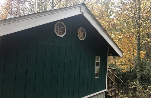 Cullowhee Cabin | Falling Leaf Cabin - a true cabin in the woods in a private setting
