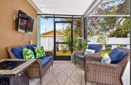 Apollo Beach House | Family 3BR Apollo Beach Oasis Heated Pool BBQ CornHole