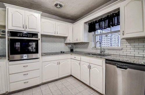 South Pinellas Community Council House | Family 3BR St Pete Home Heated Pool 5 Min To Beaches
