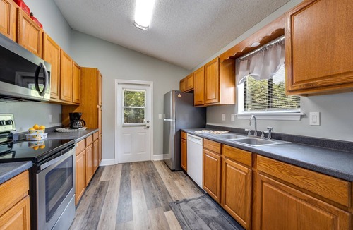 Doctors Inlet House | Family & Dog-Friendly 3BR Home w/Fenced Yard & Firepit