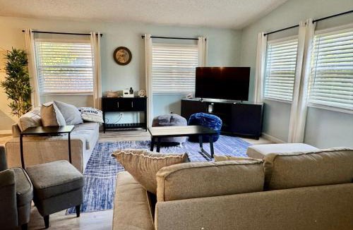 Jacksonville Beach House | Family Escape - walk to beach near Mayo, TPC