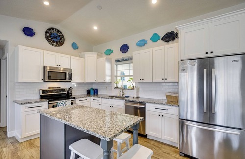Palm Coast House | Family Escape w/Fenced Yard & Pool in Palm Coast