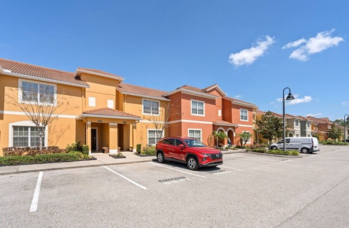 West Kissimmee House | Family-Friendly 4BR Townhome w/Private Pool & BBQ – 20 Mins to Disney!