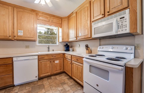 Lakeside House | Family Friendly, Fenced Yard, Dogs Ok, Fire Pit, EV Charger, Garage