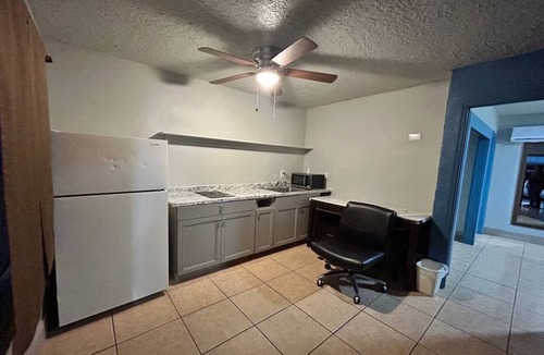 Merritt Island Hotel | Family-Friendly One-Bedroom Suite Near Kennedy Space Center & Cocoa Attractions