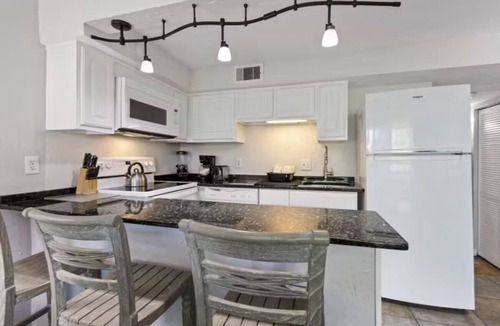 North Forest Beach Resort | Family Fun Stay | Pickleball & Pool | Near Coligny Beach & Palmetto Dunes Club