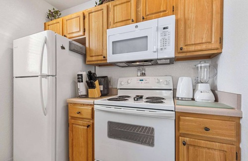 Venetian Bay Villages Condo | Family getaway w/patio & workspace