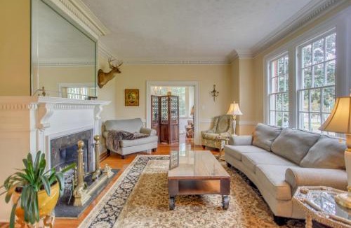 Laurinburg Villa | Family Laurinburg Home w/Private Yard & BBQ