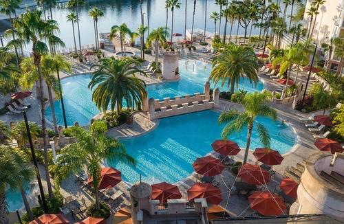 Williamsburg Villa | Family sized villa near theme park & attractions with amenities galore.