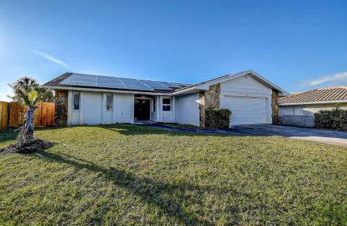 Bay Colony House | Family Waterfront 4BR Home Heated Pool Private Pier