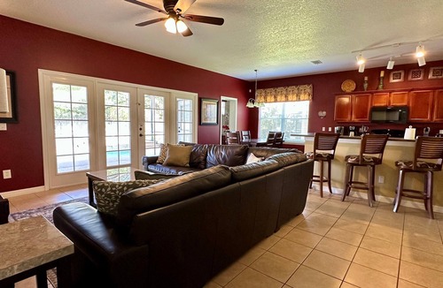 West Kissimmee House | Fantastic 6 Bed/4.5 Bath w/Hot Tub/Pool by Disney!