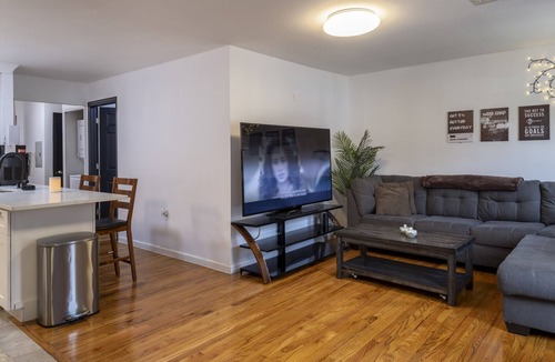 Jersey City Apartment | Feel like in NYC but not in NYC