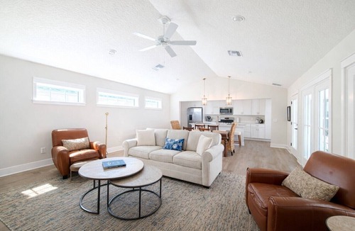 Candler House | Felix’s Spacious Garden Villa Retreat