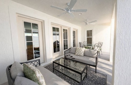 Candler House | Felix’s Spacious Garden Villa Retreat