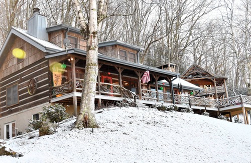 Banner Elk Cabin | Fiddlehead Banner Elk-minutes from Beech & Sugar skiing!