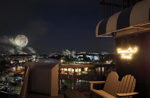 Southwest Orlando Apartment | Fireworks View Getaway with Terrace and Kitchenette